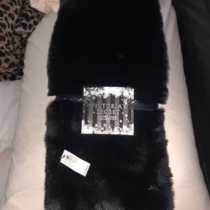Victoria secret faux fur scarf